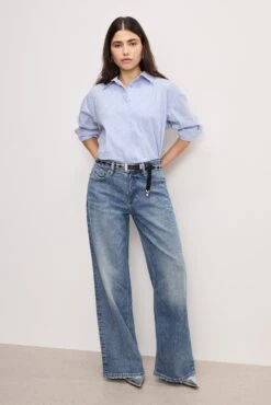 GOOD AMERICAN GOOD EASE PETITE RELAXED JEANS | INDIGO575