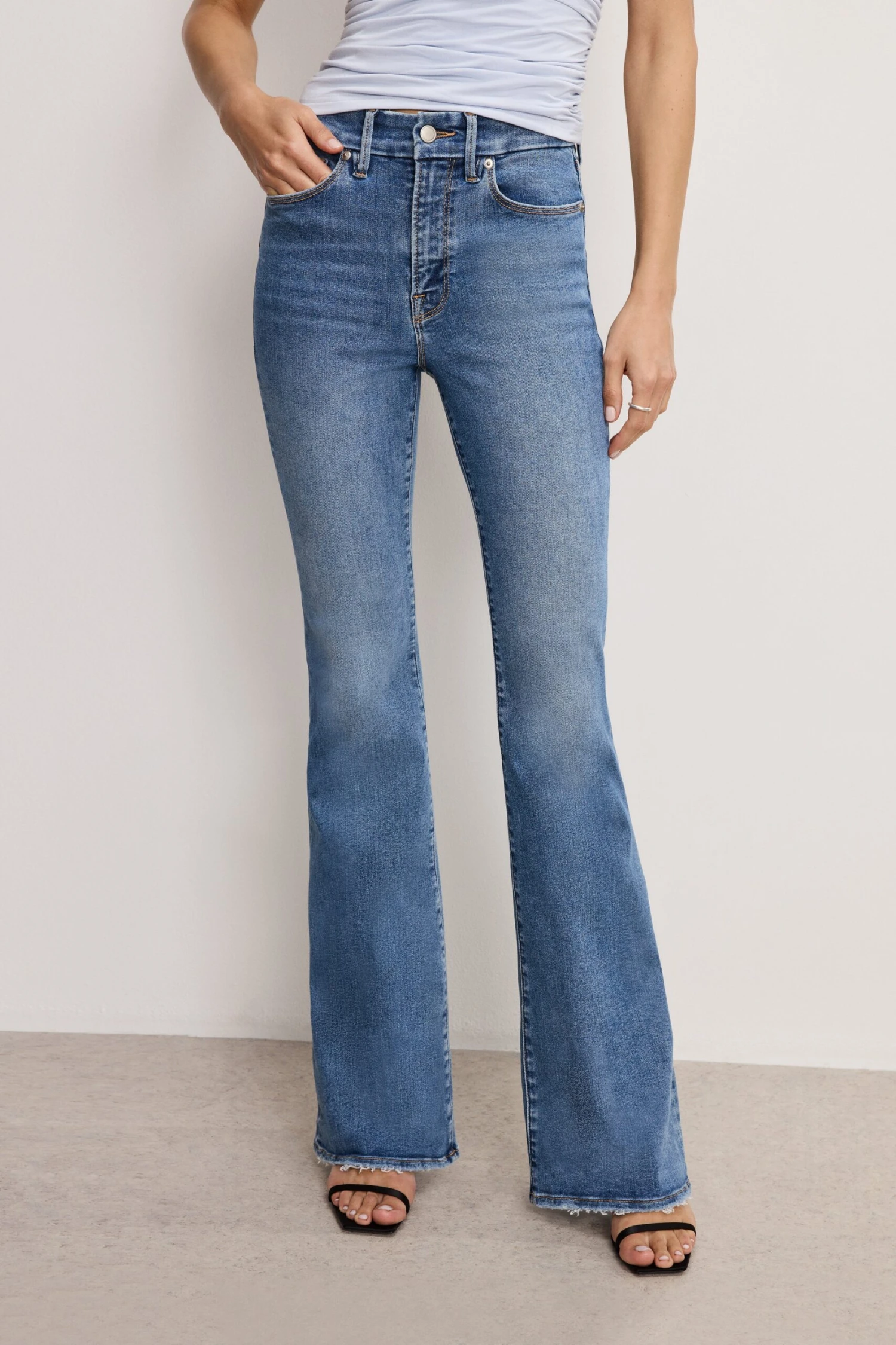 GOOD AMERICAN ALWAYS FITS GOOD LEGS FLARE JEANS | INDIGO316 12 GOOD AMERICAN ALWAYS FITS GOOD LEGS FLARE JEANS | INDIGO316 - Image 10