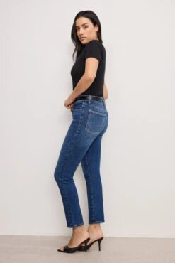 GOOD AMERICAN ALWAYS FITS GOOD LEGS STRAIGHT JEANS | INDIGO571 22 GOOD AMERICAN ALWAYS FITS GOOD LEGS STRAIGHT JEANS | INDIGO571 -GOOD AMERICAN STORE 10.241210 29 GLSTAF739T I571 GLS B 3974