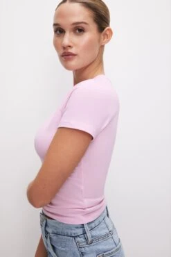 GOOD AMERICAN SUPER STRETCH BABY TEE | ROSEQUARTZ001 -GOOD AMERICAN STORE 13 GT0346 RQ01 SP24 0034