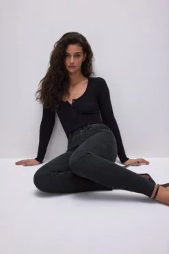 GOOD LEGS SKINNY | BLACK184 -GOOD AMERICAN STORE 230324 09 GLRH419CET K184 SU23 A 0059