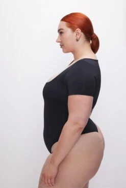 GOOD AMERICAN SCUBA SQUARE NECK BODYSUIT | BLACK001 -GOOD AMERICAN STORE 230428 35 GB0538 K001 SUM23 C 0053