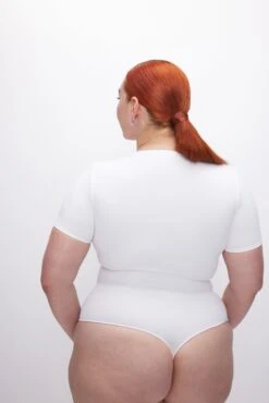 GOOD AMERICAN SCUBA SQUARE NECK BODYSUIT | WHITE001 -GOOD AMERICAN STORE 230428 51 GB0538 W001 SUM23 C 0066