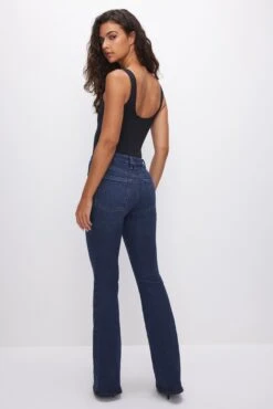 GOOD AMERICAN POWER STRETCH PULL-ON FLARE JEANS | INDIGO491 -GOOD AMERICAN STORE 230622 44 GLF478TE I491 FALL23 A 0040