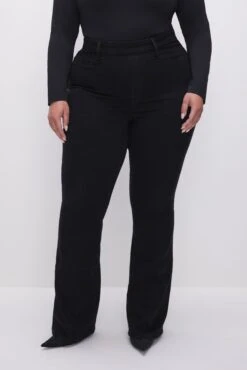 GOOD AMERICAN POWER STRETCH PULL-ON FLARE JEANS | BLACK001 22 GOOD AMERICAN POWER STRETCH PULL-ON FLARE JEANS | BLACK001 -GOOD AMERICAN STORE 230629 12 GLF478BTE K001 FALL23 C 0036