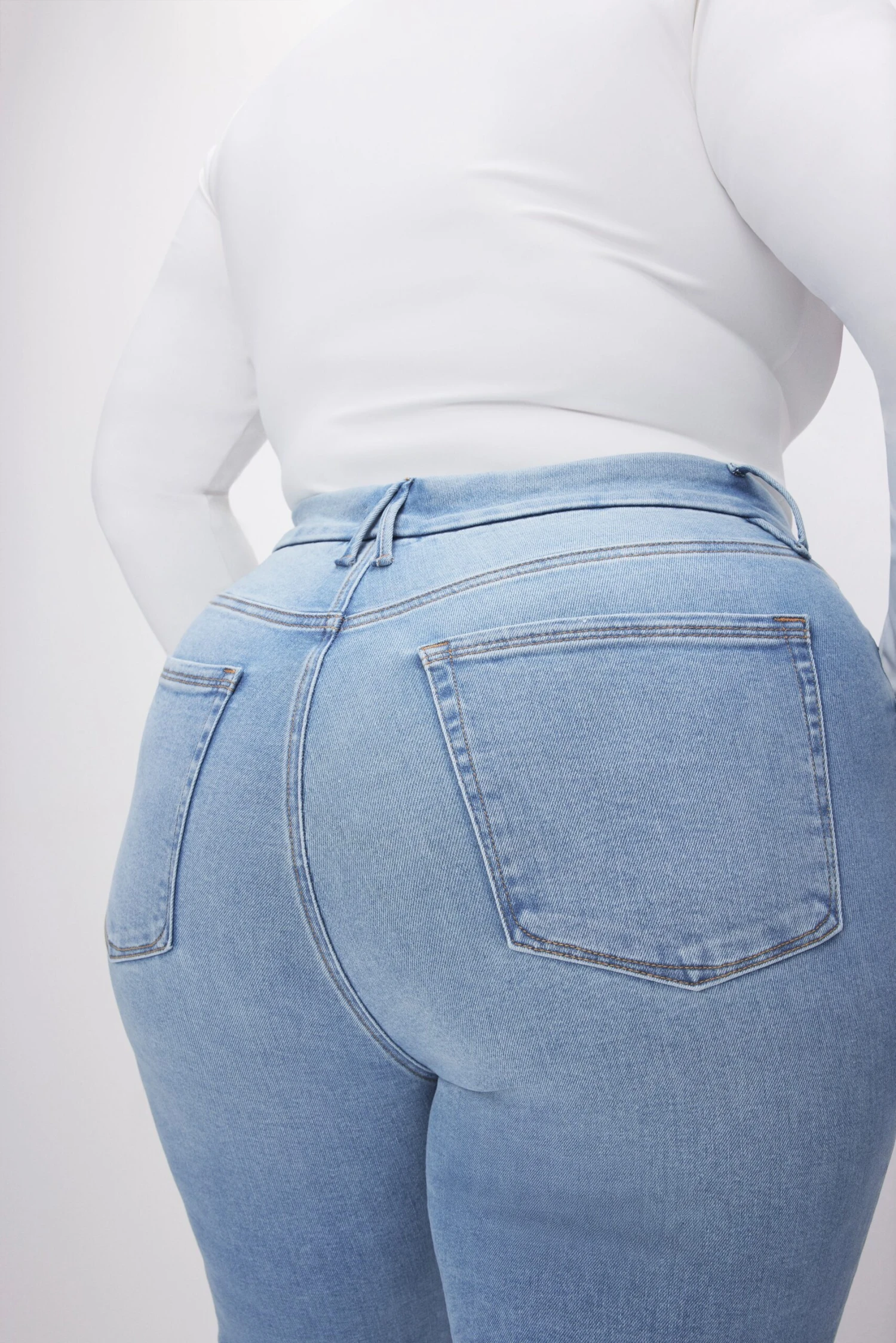 GOOD AMERICAN ALWAYS FITS GOOD CLASSIC BOOTCUT JEANS | INDIGO448 13 GOOD AMERICAN ALWAYS FITS GOOD CLASSIC BOOTCUT JEANS | INDIGO448 - Image 11