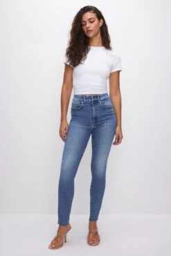 GOOD AMERICAN ALWAYS FITS GOOD WAIST SKINNY JEANS | INDIGO324 16 GOOD AMERICAN ALWAYS FITS GOOD WAIST SKINNY JEANS | INDIGO324 -GOOD AMERICAN STORE 230718 29 GWAFDV478T I324 FALL23RESHOOT A 00062