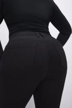 GOOD AMERICAN NEVER FADES GOOD LEGS STRAIGHT JEANS | BLACK001 16 GOOD AMERICAN NEVER FADES GOOD LEGS STRAIGHT JEANS | BLACK001 -GOOD AMERICAN STORE 230927 19 GLSE47SBTE K001 HOL23 C 0081 ae2866d3 daf6 43aa b324 634851d10663