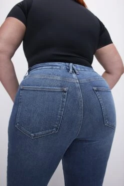 GOOD STRAIGHT COMPRESSION JEANS | INDIGO271 -GOOD AMERICAN STORE 230927 25 GS014TP I271 FALL23 C 0041 33725f46 fbd8 4b49 b982 f1286c56fc4f