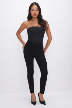 GOOD AMERICAN GOOD PETITE SKINNY NEVER FADE JEANS | BLACK001 -GOOD AMERICAN STORE 231103 05 GPSK47SBTE K001 HOL23 P 0005