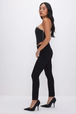 GOOD AMERICAN GOOD PETITE SKINNY NEVER FADE JEANS | BLACK001