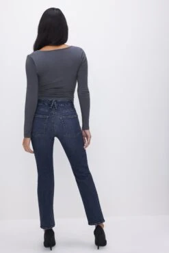 GOOD AMERICAN GOOD PETITE STRAIGHT JEANS | BLUE004 -GOOD AMERICAN STORE 231103 10 GPST873T B004 HOL23 P 0078