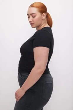 GOOD AMERICAN SUPER STRETCH BABY TEE | BLACK001 -GOOD AMERICAN STORE 240131 38 GT0346 K001 SP24 C 0039