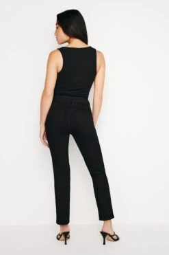 GOOD AMERICAN NEVER FADES GOOD PETITE STRAIGHT JEANS | BLACK001 10 GOOD AMERICAN NEVER FADES GOOD PETITE STRAIGHT JEANS | BLACK001 -GOOD AMERICAN STORE 240320 19 GPST47SBT K001 CORE P 0052 522daca9 d74e 4e5b b179 1d5457c47fc1