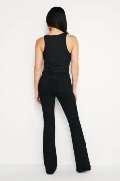 GOOD AMERICAN GOOD PETITE FLARE | BLACK001 -GOOD AMERICAN STORE 240320 28 GPFL47SBTE K001 CORE P 0057