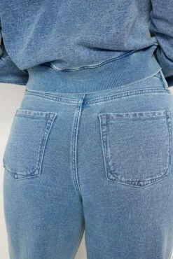 GOOD AMERICAN JEANIUS GOOD SKATE SWEATPANTS | INDIGO586 16 GOOD AMERICAN JEANIUS GOOD SKATE SWEATPANTS | INDIGO586 -GOOD AMERICAN STORE 240801 29 GS0409VN I586 FALL24 B 0060