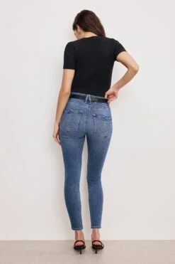 GOOD WAIST SKINNY CROPPEDJEANS | INDIGO326 -GOOD AMERICAN STORE 250129 06 GWCSBP941T I326 GWSC A 0118