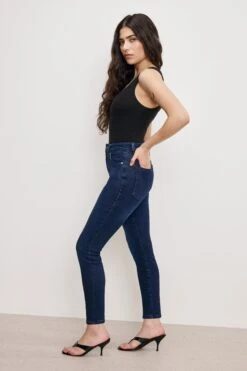 GOOD PETITE SKINNY JEANS | BLUE224 -GOOD AMERICAN STORE 250129 10 GPSK873T B224 GPS P 0146
