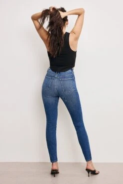 GOOD AMERICAN GOOD WAIST SKINNY COMPRESSION JEANS | INDIGO312 -GOOD AMERICAN STORE 250129 14 GW014TP I312 GWS A 0170