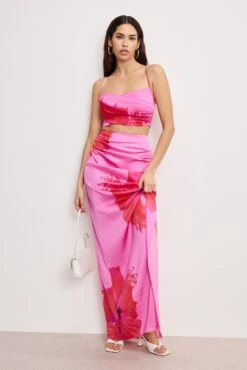 SATIN DRAPED CROP TOP | PINK HIBISCUS002 9 SATIN DRAPED CROP TOP | PINK HIBISCUS002 -GOOD AMERICAN STORE 250204 15 GWT0328 PH02 A 1897