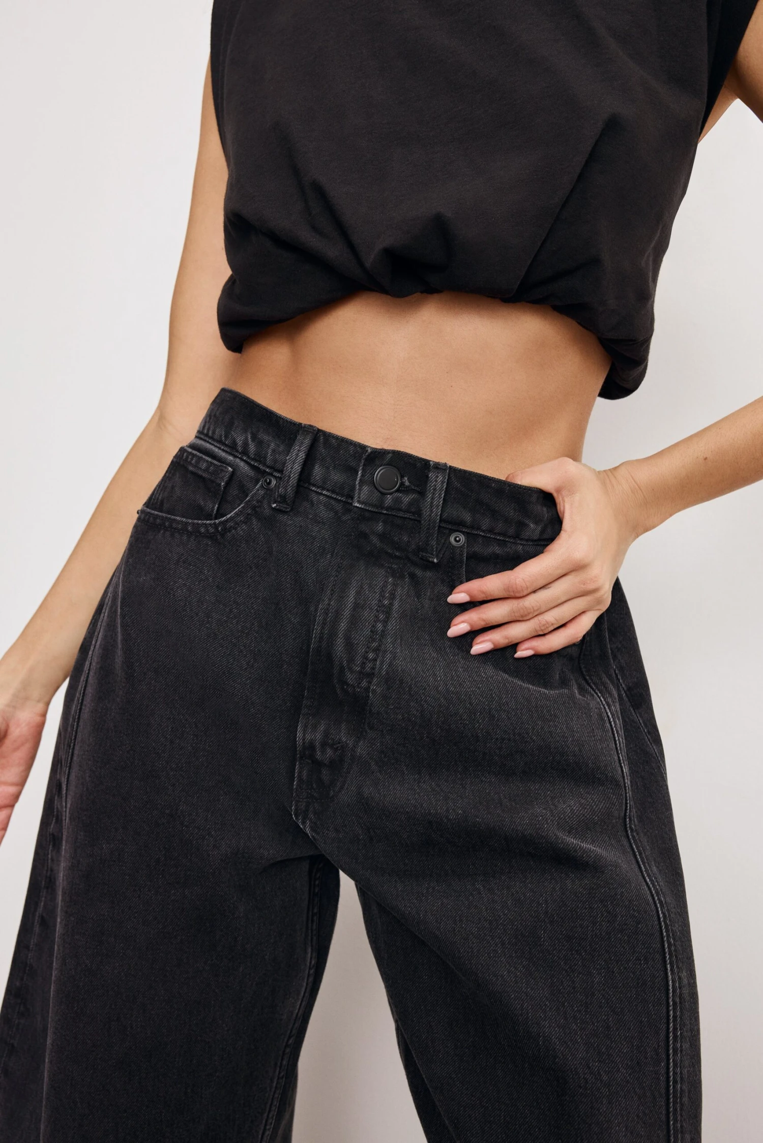 GOOD AMERICAN GOOD EXTREME BARREL JEANS | BLACK373 8 GOOD AMERICAN GOOD EXTREME BARREL JEANS | BLACK373 - Image 6