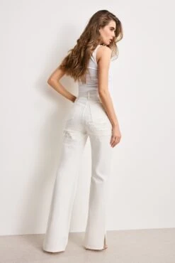THE KHLOÉ JEAN LONG | CLOUD WHITE -GOOD AMERICAN STORE 250219 11 GKHLOSH156P CLW1 A 1381