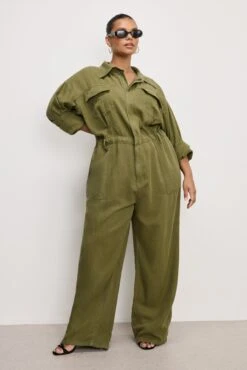 LITE LINEN OVERSIZED JUMPSUIT | MARTINI OLIVE002 -GOOD AMERICAN STORE 250225 01 GDUJUSUW99 MO02 C 0084