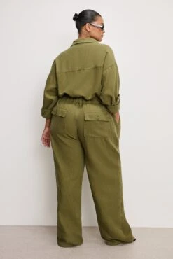 LITE LINEN OVERSIZED JUMPSUIT | MARTINI OLIVE002 -GOOD AMERICAN STORE 250225 01 GDUJUSUW99 MO02 C 0214