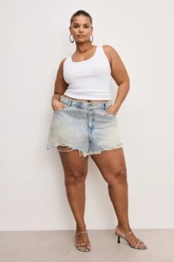 GOOD 90s STUDDED SHORTS | INDIGO784 -GOOD AMERICAN STORE 250225 33 GFD249 I784 C 4480