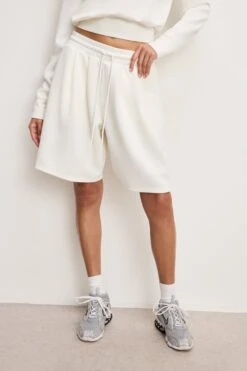 AIR SOFT SCUBA SHORTS | CLOUD WHITE 15 AIR SOFT SCUBA SHORTS | CLOUD WHITE -GOOD AMERICAN STORE 250226 04 GS0546 CLW1 A 0402