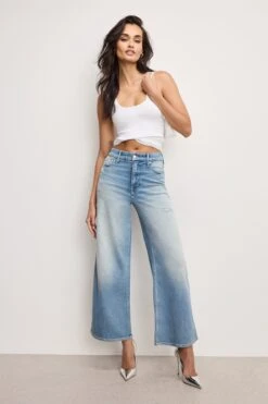 GOOD SKATE WIDE CROPPED JEANS | INDIGO958 18 GOOD SKATE WIDE CROPPED JEANS | INDIGO958 -GOOD AMERICAN STORE 250226 17 GSKAC395T I958 A 2201