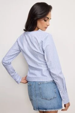 POPLIN RUCHED SHIRT | VACAY STRIPE001 -GOOD AMERICAN STORE 250226 28 GWT0337ST VS01 A 3881