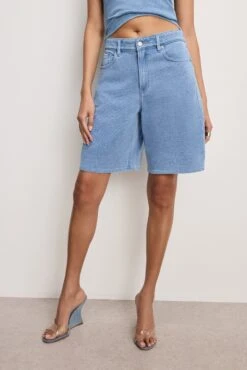 JEANIUS GOOD EASE BERMUDA SHORTS | INDIGO586 15 JEANIUS GOOD EASE BERMUDA SHORTS | INDIGO586 -GOOD AMERICAN STORE 250226 31 GS0562 I586 A 4221