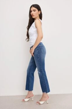 GOOD AMERICAN GOOD PETITE STRAIGHT JEANS | INDIGO943 -GOOD AMERICAN STORE 250320 18 GPSCHD15T I943 P 0162