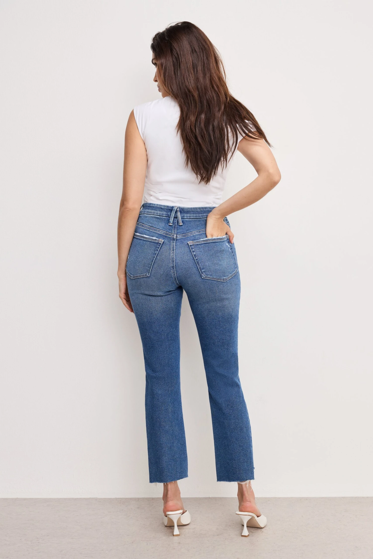 GOOD AMERICAN GOOD LEGS STRAIGHT JEANS | INDIGO943 5 GOOD AMERICAN GOOD LEGS STRAIGHT JEANS | INDIGO943 - Image 3