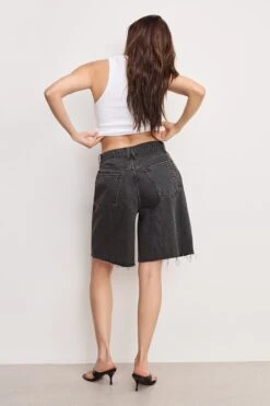 GOOD EXTREME BARREL SHORTS | BLACK398 -GOOD AMERICAN STORE 250328 16 GFD410 K398 0104