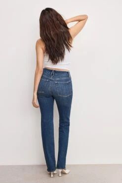 GOOD AMERICAN GOOD LEGS STRAIGHT JEANS | BLUE004 19 GOOD AMERICAN GOOD LEGS STRAIGHT JEANS | BLUE004 -GOOD AMERICAN STORE 250328 22 GLS873TLI B004 0122