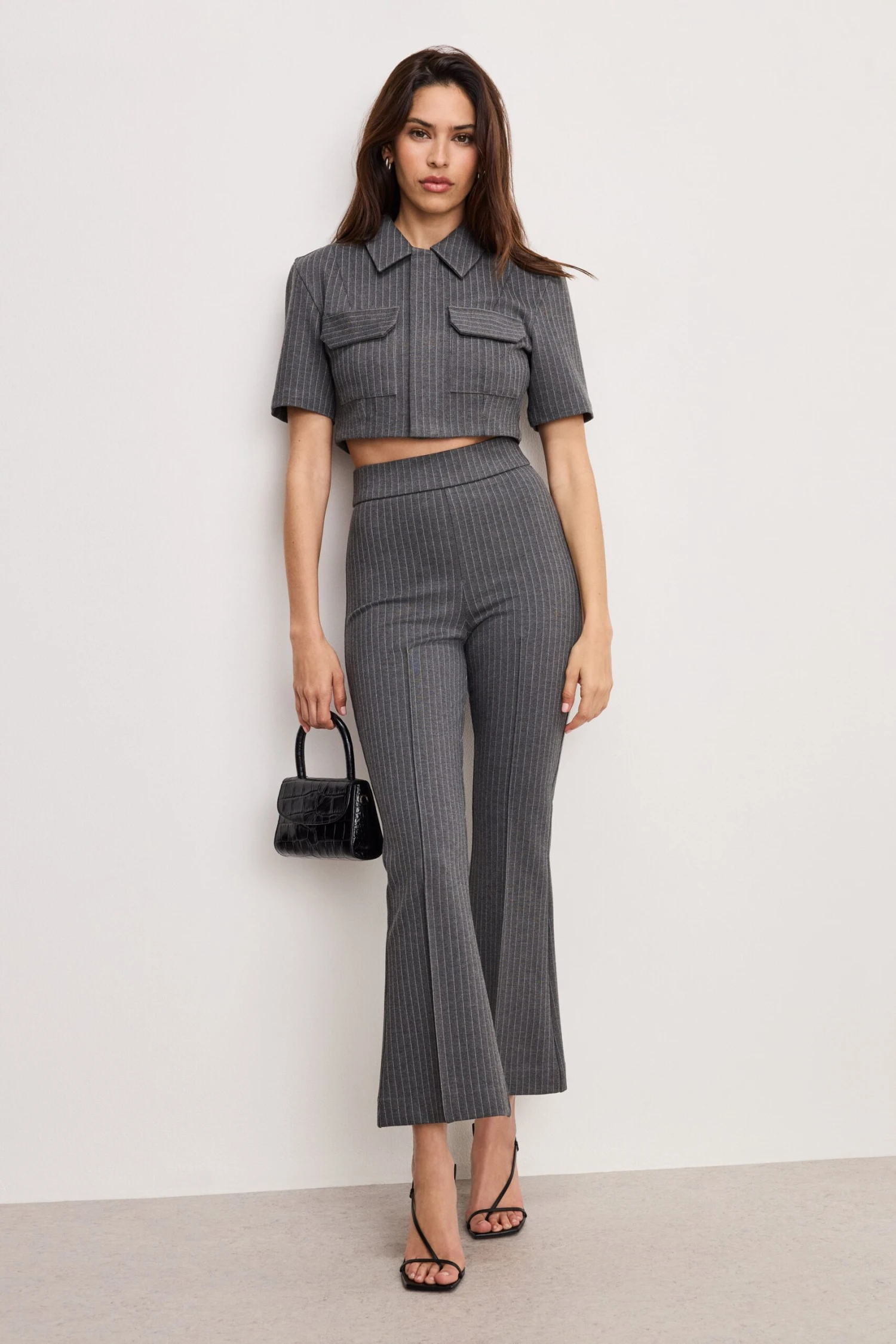 GOOD AMERICAN SOFT STRETCH PONTE CROP TOP | SUITING PINSTRIPE001 6 GOOD AMERICAN SOFT STRETCH PONTE CROP TOP | SUITING PINSTRIPE001 - Image 4