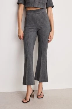 GOOD AMERICAN SOFT-STRETCH PONTE KICK FLARE PANTS | SUITING PINSTRIPE001 -GOOD AMERICAN STORE 250328 29 GKB0099ST SPS1 0066