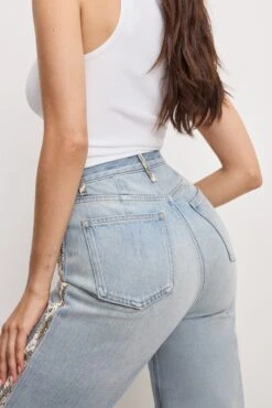 GOOD AMERICAN THE KHLOÉ JEAN | INDIGO1065 -GOOD AMERICAN STORE 250421 11 GKHLOSKT156SSI I1065 A 0129