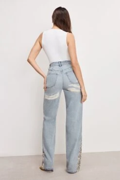 THE KHLOÉ JEAN | INDIGO1018 -GOOD AMERICAN STORE 250421 12 GKHLOSNK156SSI I1018 A 0113