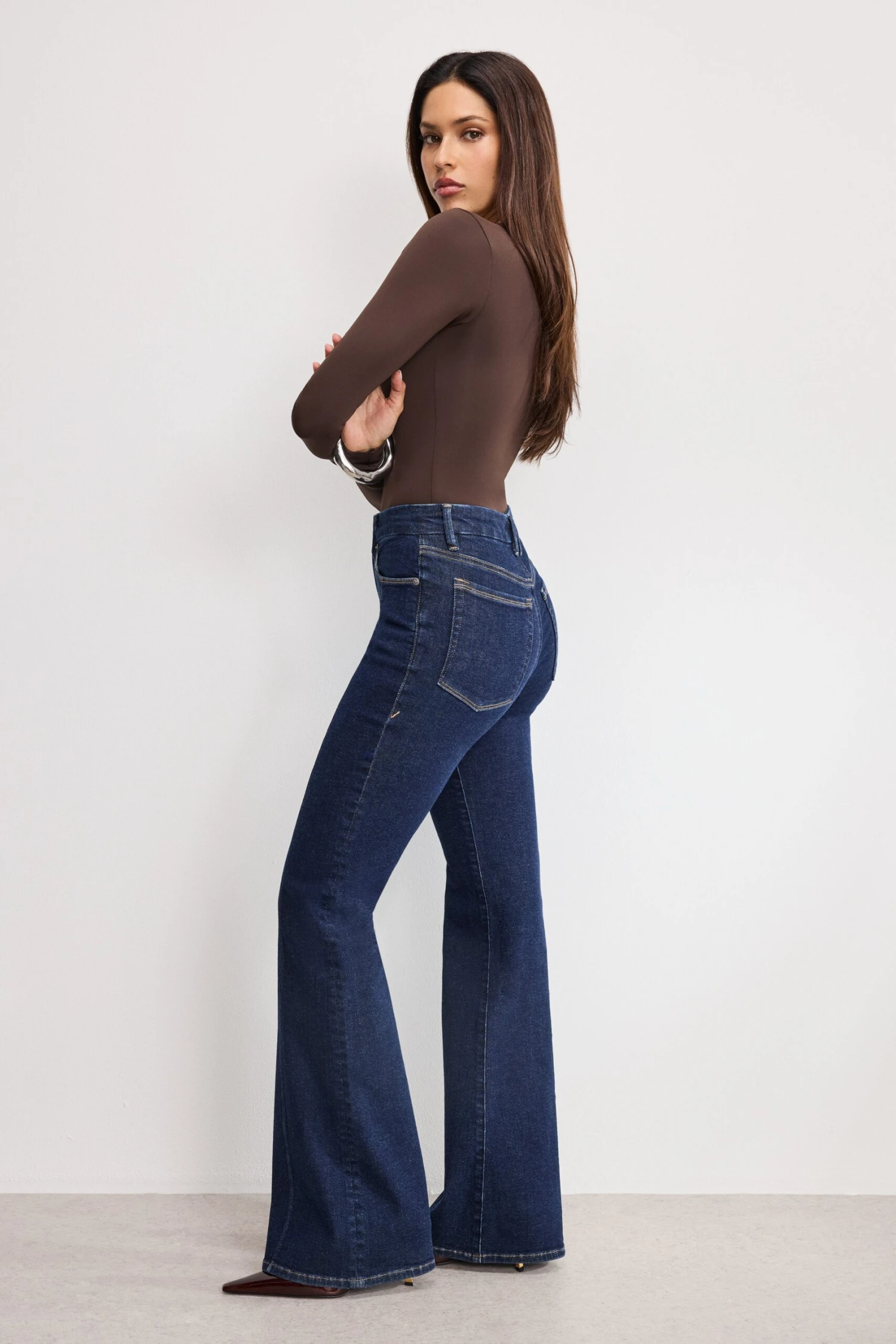 GOOD AMERICAN GOOD LEGS FLARE JEANS | INDIGO983 6 GOOD AMERICAN GOOD LEGS FLARE JEANS | INDIGO983 - Image 4