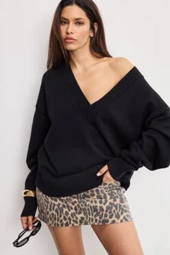 GOOD AMERICAN DEEP V KNIT SWEATER | BLACK001