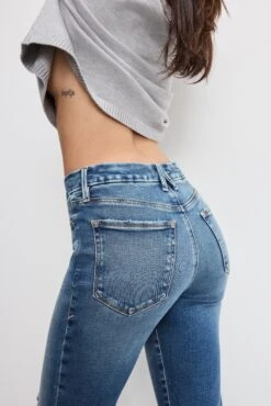 GOOD AMERICAN SOFT TECH GOOD LEGS STRAIGHT JEANS | INDIGO1077 -GOOD AMERICAN STORE 250501 26 GLST960003 I1077 A 3540