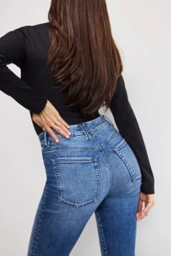 GOOD AMERICAN ALWAYS FITS GOOD LEGS FLARE JEANS | INDIGO1071 13 GOOD AMERICAN ALWAYS FITS GOOD LEGS FLARE JEANS | INDIGO1071 -GOOD AMERICAN STORE 250501 30 KEY GLFAF478001 I1071 A 3804