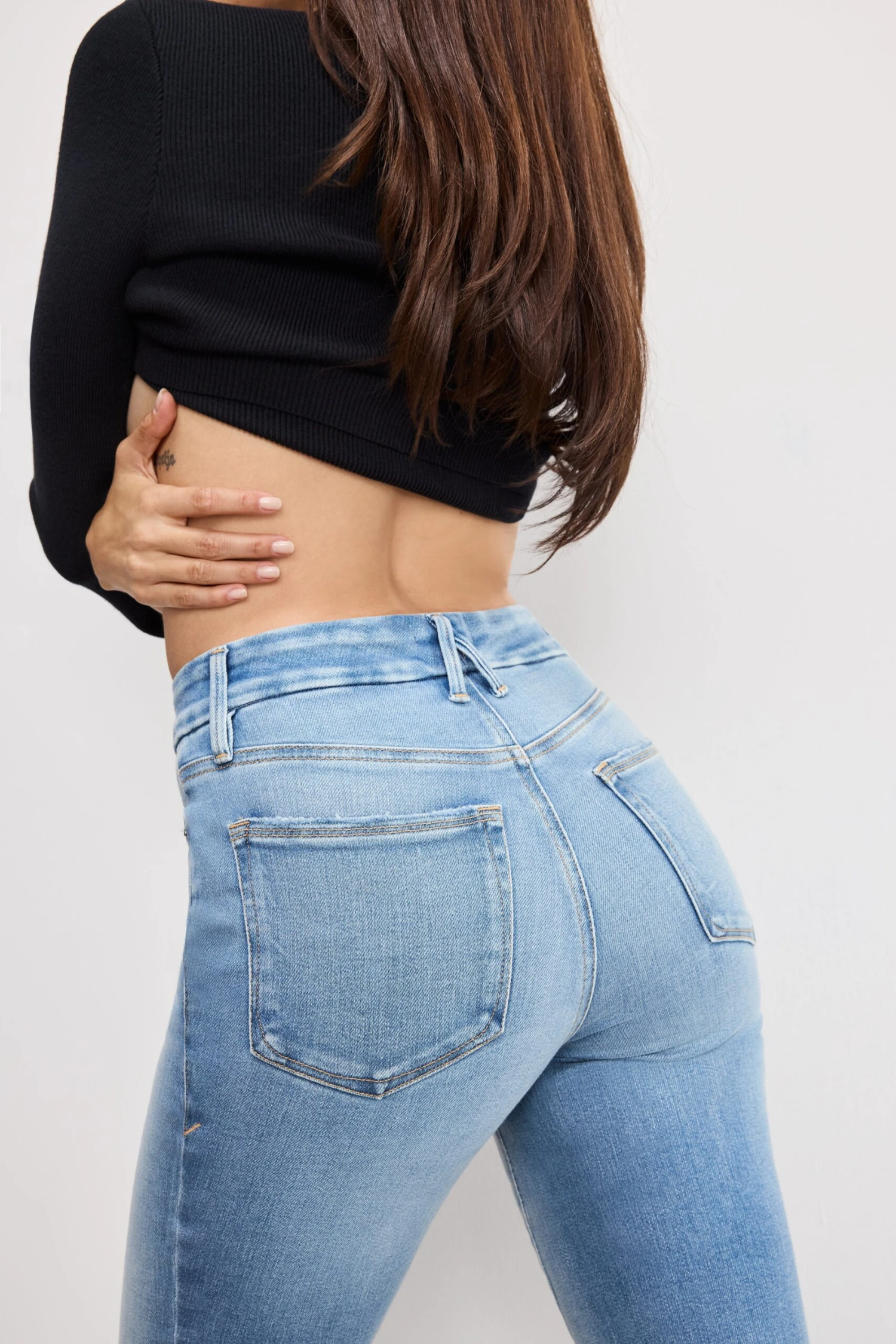 GOOD AMERICAN SOFT TECH GOOD LEGS FLARE JEANS | INDIGO995 5 GOOD AMERICAN SOFT TECH GOOD LEGS FLARE JEANS | INDIGO995 - Image 3