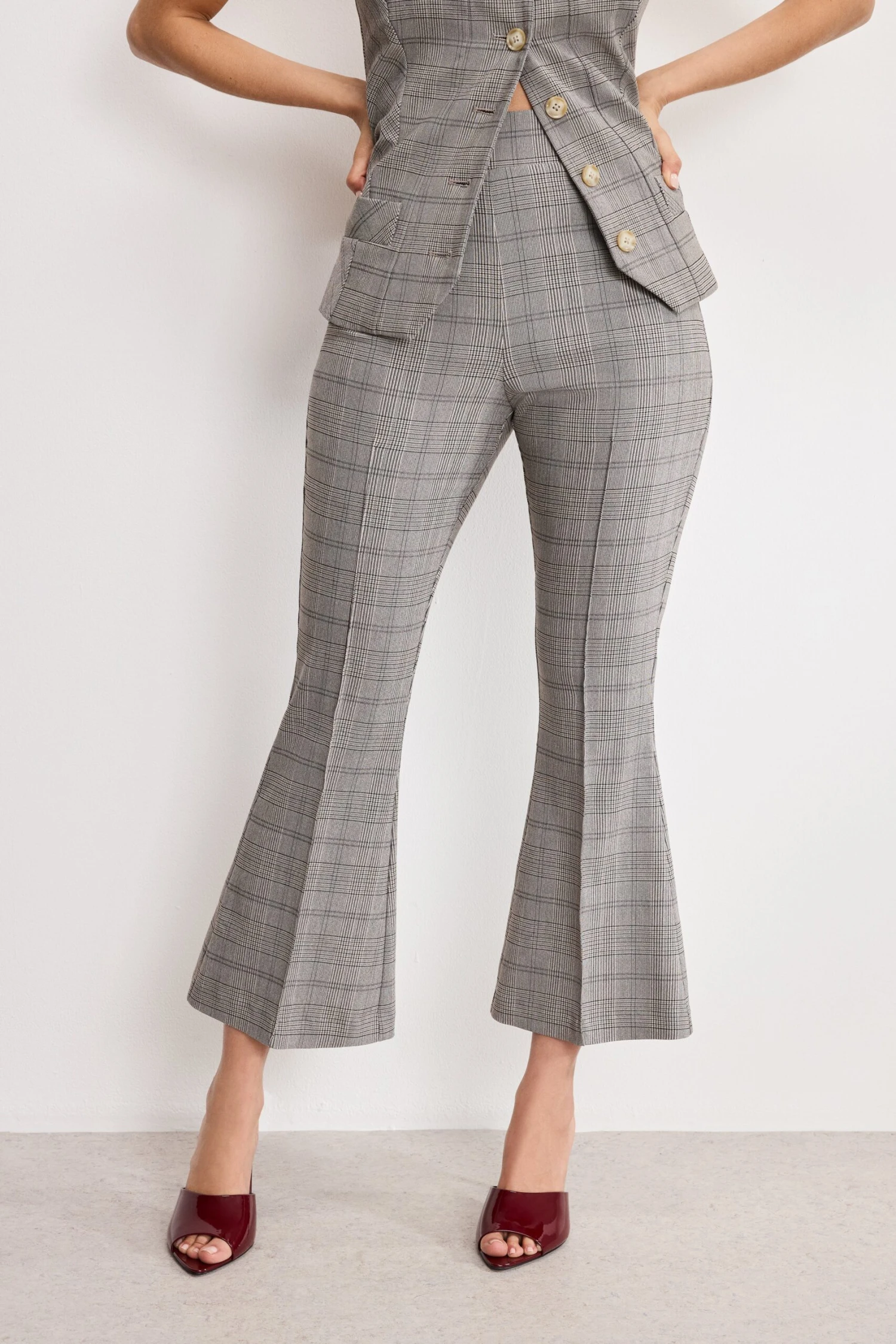 GOOD AMERICAN PLAID PULL ON KICK FLARE PANTS | GLEN PLAID001 5 GOOD AMERICAN PLAID PULL ON KICK FLARE PANTS | GLEN PLAID001 - Image 3