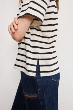 GOOD AMERICAN COTTON OVERSIZED TEE | BLACK AND ECRU WIDE STRIPE -GOOD AMERICAN STORE 250513 07 GT0666 BCWS A 0820