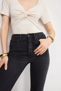 GOOD AMERICAN SOFT TECH GOOD KICK FLARE JEANS | BLACK390 -GOOD AMERICAN STORE 250513 09 KEY GHRKF220BS K390 A 1110 1d773133 fe0f 4dab b48c 7eb986357197