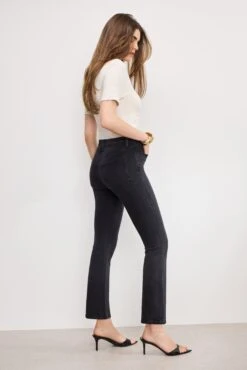 GOOD AMERICAN SOFT TECH GOOD KICK FLARE JEANS | BLACK390 -GOOD AMERICAN STORE 250513 09 KEY GHRKF220BS K390 A 1159 532f9674 1b19 4361 97b7 2a250ffc0d59